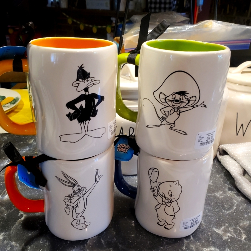 Set of 4 new release looney tunes rae dunn mugs